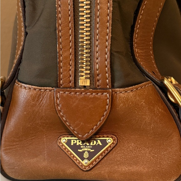 VINTAGE PRADA - Picture 8 of 10